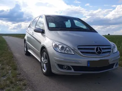 Gebraucht Mercedes B200 140 PS (102 kW) 2008 Silber Van / Kleinbus