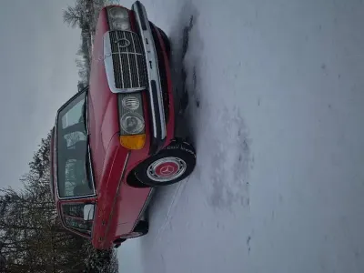 Gebraucht Mercedes 300 88 PS (64 kW) 1980 Rot Limousine