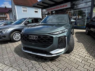 Nouă Audi Q3 S-Line 150 CP (110 kW) 2026 Verde SUV