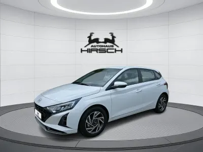 Gebraucht Hyundai i20 Trend 101 PS (74 kW) 2025 Atlas white Kleinwagen