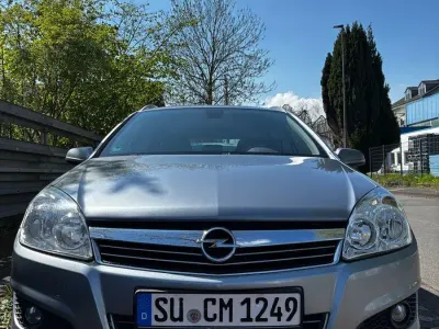 Używany Opel Astra 116 KM (85 kW) 2007 Srebrny Kombi