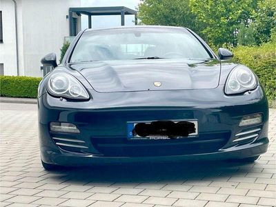Porsche Panamera 4