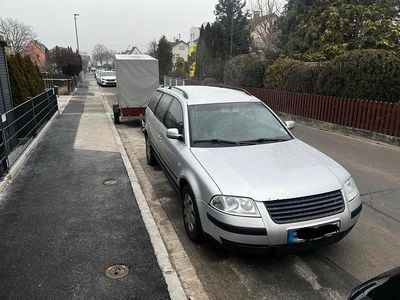 Gebraucht VW Passat 101 PS (74 kW) 2001 Silber Kombi
