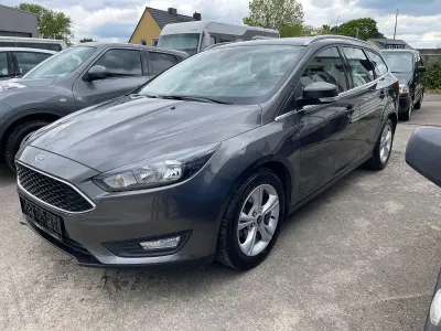 Gebraucht Ford Focus Titanium 120 PS (88 kW) 2016 Grau Kombi