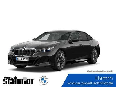 Gebraucht BMW 520 M Sport 197 PS (144 kW) 2025 Saphirschwarz