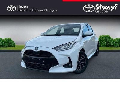 Gebraucht Toyota Yaris Hybrid Team 116 PS (85 kW) 2021 Weiß Limousine