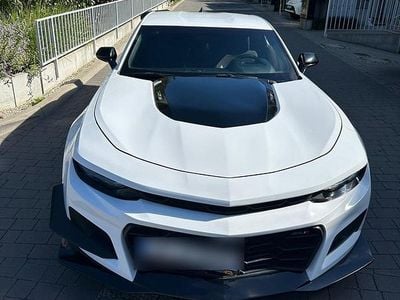 Weiß Gebraucht 2019 Chevrolet Camaro Coupé | 23.000 € (Etwas zu teuer)