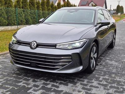 Gebraucht VW Passat Business 150 PS (110 kW) 2025 Grau Kombi