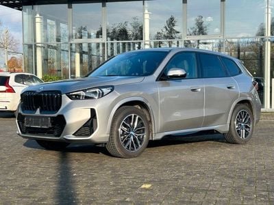 Gebraucht BMW iX1 M Sport 230 kW (313 PS) 2022 Spacesilber SUV
