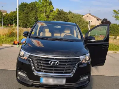 Second-hand Hyundai H-1 170 CP (125 kW) 2019 Negru Monovolum