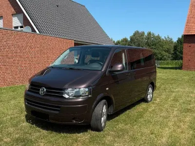 Gebraucht VW Multivan 179 PS (131 kW) 2012 Violett Van / Kleinbus