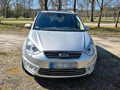 Gebraucht Ford Galaxy 140 PS (102 kW) 2013 Silber Van / Kleinbus