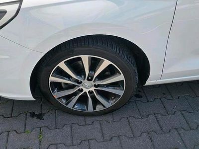 Gebraucht Hyundai i30 Comfort 120 PS (88 kW) 2017 Weiß Limousine