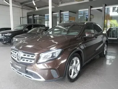 Gebraucht Mercedes GLA220 Urban 170 PS (125 kW) 2018 Braun (metallic) SUV