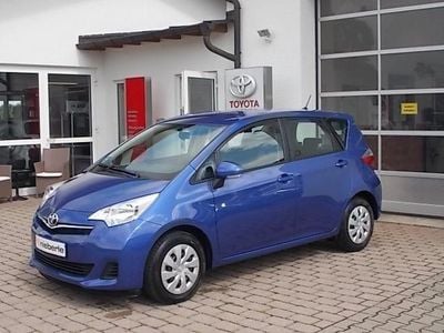 Gebraucht Toyota Verso-S 99 PS (72 kW) 2011 Blau metallic Van / Kleinbus