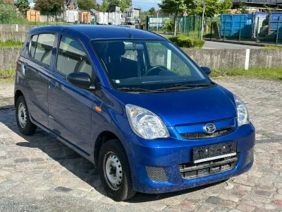 Gebraucht Daihatsu Cuore 69 PS (50 kW) 2009 Blau Kleinwagen