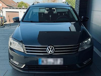 Gebraucht VW Passat 140 PS (102 kW) 2012 Grau Kombi