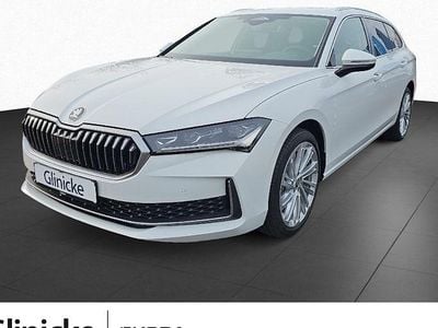 Neu Skoda Superb LAURIN & KLEMENT 193 PS (141 kW) 2025 Weiß Kombi