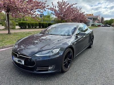 Begagnad Tesla Model S 244 kW (332 HK) 2015 Grå Halvkombi