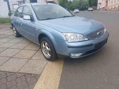 Gebraucht Ford Mondeo Ambiente 125 PS (91 kW) 2004 Blau Limousine