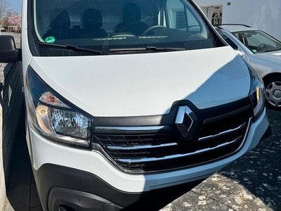 Second-hand Renault Trafic 120 CP (88 kW) 2021 Alb Monovolum