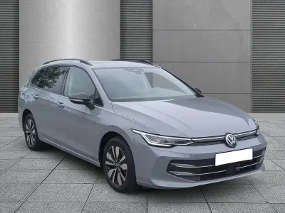 Gebraucht VW Golf VIII Goal 150 PS (110 kW) 2025 Grau (mondsteingrau) Kombi