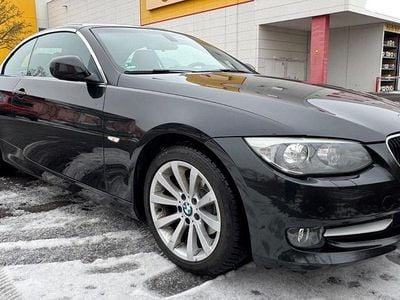 Schwarz Gebraucht 2011 BMW 320 Cabriolet Cabrio | 11.900 € (Fairer Preis)