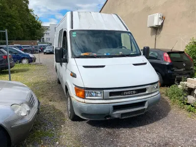 Gebraucht Iveco Daily 125 PS (91 kW) 2001 Weiß Limousine