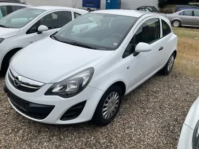 Gebraucht Opel Corsa Selection 69 PS (50 kW) 2014 Weiß Kleinwagen