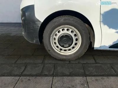 Jade weiss/arktis weiss Gebraucht 2022 Opel Vivaro Edition Van / Kleinbus | 19.250 € (Guter Preis)