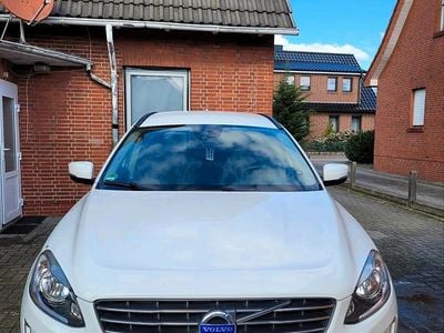 Weiß Gebraucht 2014 Volvo XC60 SUV | 11.500 € (Etwas zu teuer)