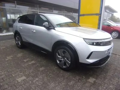 Second-hand Opel Grandland Electric 194 CP (142 kW) 2025 Argintiu SUV