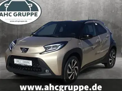 Gebraucht Toyota Aygo X Touch 72 PS (52 kW) 2025 Beige SUV