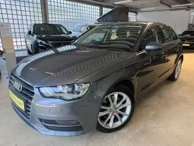 Gebraucht Audi A3 Attraction 184 PS (135 kW) 2014 Grau Limousine