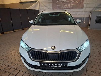 Usado Skoda Octavia Business Line 116 HP (85 kW) 2022 Branco Carrinha