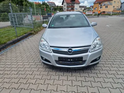 Gebraucht Opel Astra 125 PS (91 kW) 2008 Grau Kombi