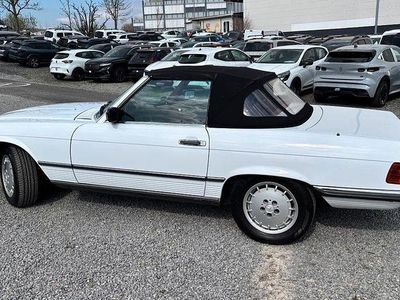 Second-hand Mercedes SL300 179 CP (131 kW) 1986 Alb Cabrio