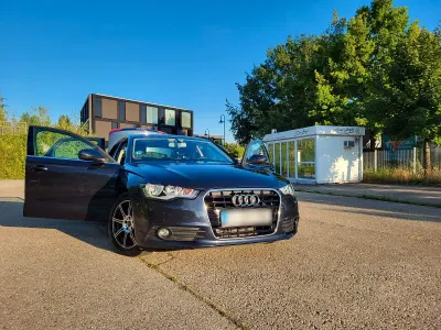 Używany Audi A6 Ambiente 179 KM (131 kW) 2013 Niebieski Sedan/Limuzyna
