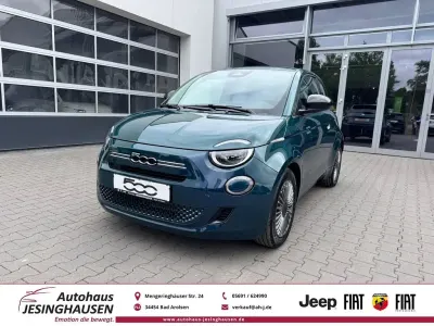 Neu Fiat 500 Icon 65 PS (47 kW) 2026 Gruen Limousine