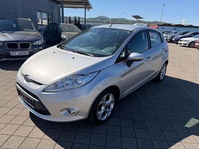 Usata Ford Fiesta Titanium 97 CV (71 kW) 2011 Argento Berlina
