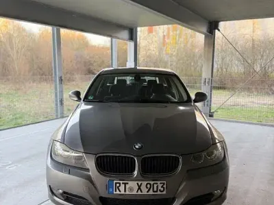 Gebraucht BMW 320 184 PS (135 kW) 2010 Silber Kombi