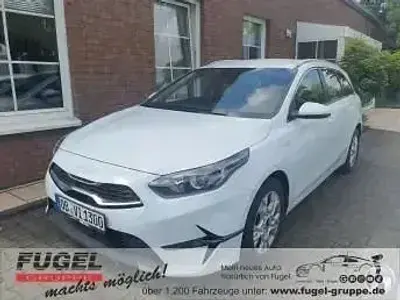 Gebraucht Kia Ceed Sportswagon Comfort 160 PS (117 kW) 2022 Cararraweiss Kombi