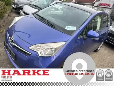 Gebraucht Toyota Verso-S Club 99 PS (72 kW) 2012 Blau Van / Kleinbus
