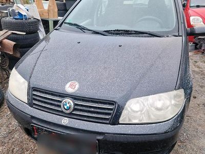 Schwarz Gebraucht 2004 Fiat Punto Kleinwagen | 650 €