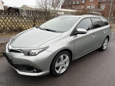 Gebraucht Toyota Auris Hybrid Edition-S 136 PS (100 kW) 2017 Grau Kombi