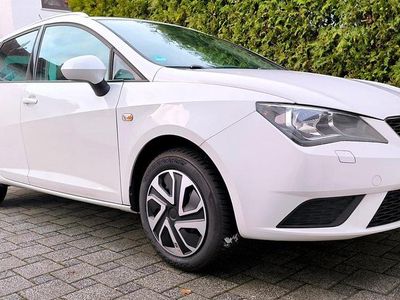 Weiß Gebraucht 2015 Seat Ibiza ST Kombi | 8.999 € (Fairer Preis)