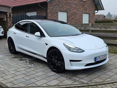 Weiß Gebraucht 2021 Tesla Model 3 Standard Range Plus Limousine | 22.999 € (Fairer Preis)