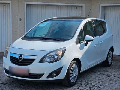 Gebraucht Opel Meriva Design Edition 120 PS (88 kW) 2011 Weiß Van / Kleinbus