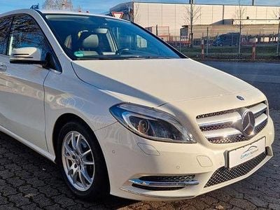 Gebraucht Mercedes B200 Sport 156 PS (114 kW) 2013 Weiß Van / Kleinbus