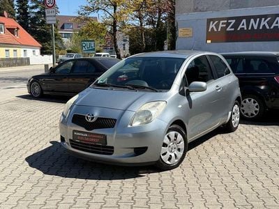 Second-hand Toyota Yaris Cool 69 CP (50 kW) 2006 Gri Berlinǎ